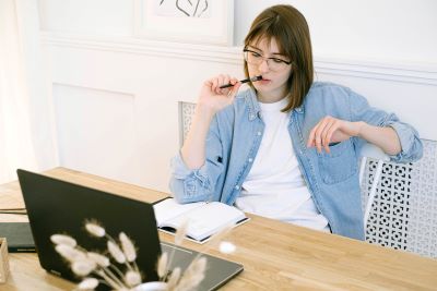 Woman alone is a home business challenge